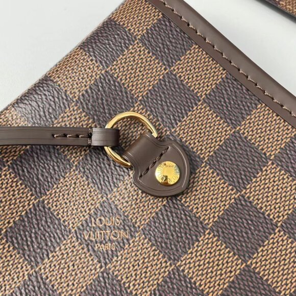 Louis Vuitton crossbody bag, shopping bag - Picture 5 of 8